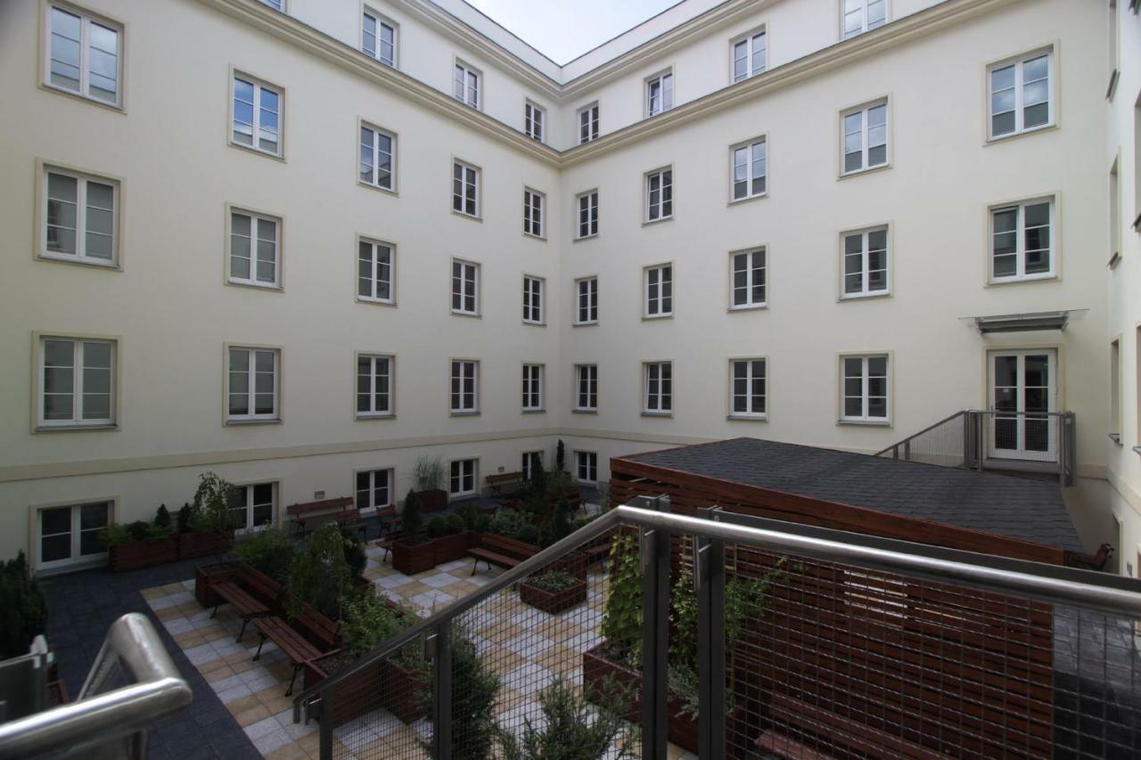 Dom Pomocy Studentom Vandrerhjem Warszawa Eksteriør bilde